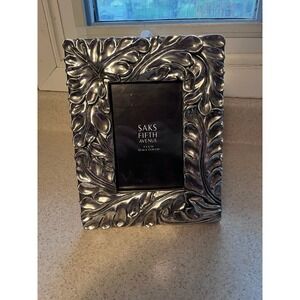 This Saks Fifth Avenue picture frame